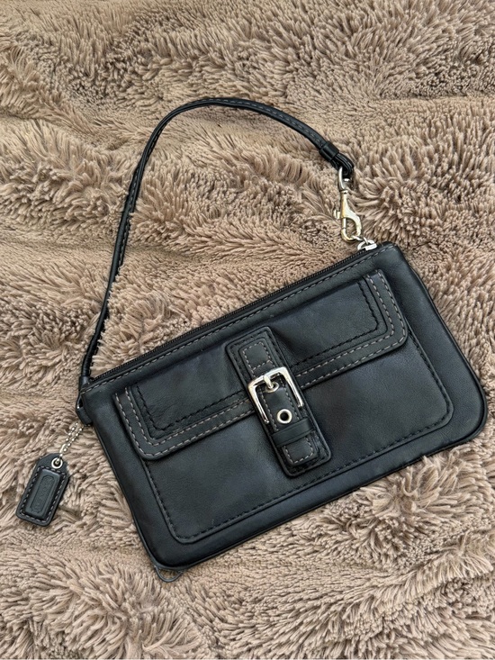 Coach Handbags - Vintage Coach Hamptons Soho Black Leather Wristlet Buckle Pocket Wallet Zip Y2K